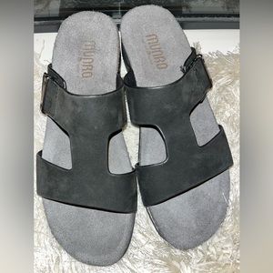 Munro sandals Black size 7.5 Women’s